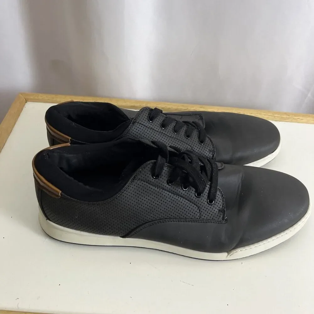 Robert David Black Low Top Casual Men’s Snikers Size 13 M Comfortable Matrix